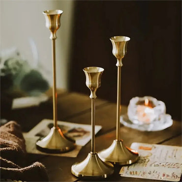 Metal Candle Holders Vintage Candlestick for Party Wedding Decoration Anniversary European Style Old Ornaments for Home Hotel